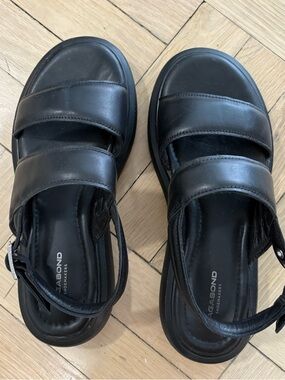 VAGABOND Black Leather Double-Strap Sandals